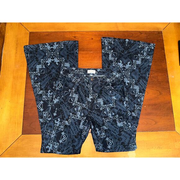 Shyanne Bell Bottom Jeans Sz 29x34 - Picture 1 of 5